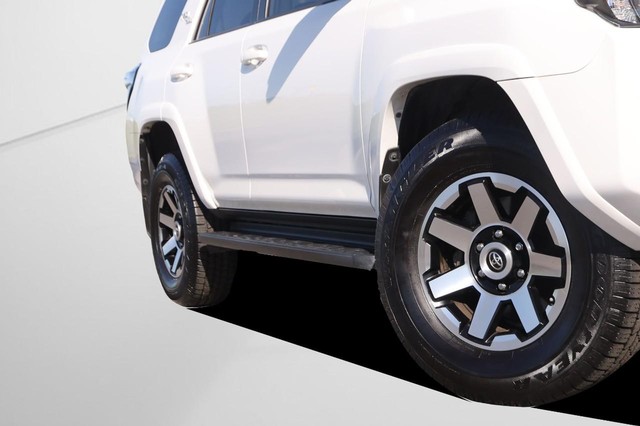 Toyota 4Runner Vehicle Image 03