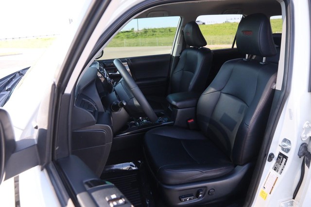 Toyota 4Runner Vehicle Image 08