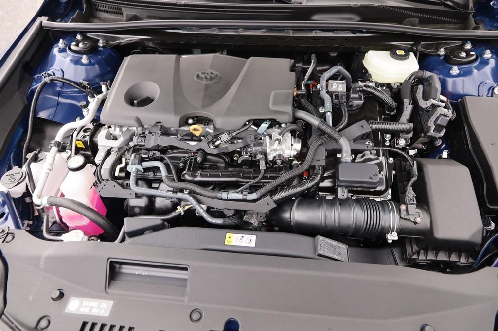 Toyota Camry Vehicle Full-screen Gallery Image 27