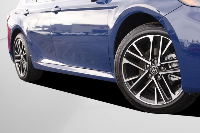 Toyota Camry Vehicle Image 03