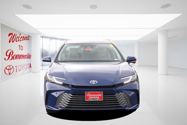 Toyota Camry Vehicle Image 04