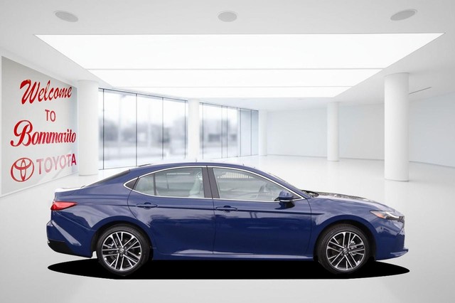 Toyota Camry Vehicle Image 05