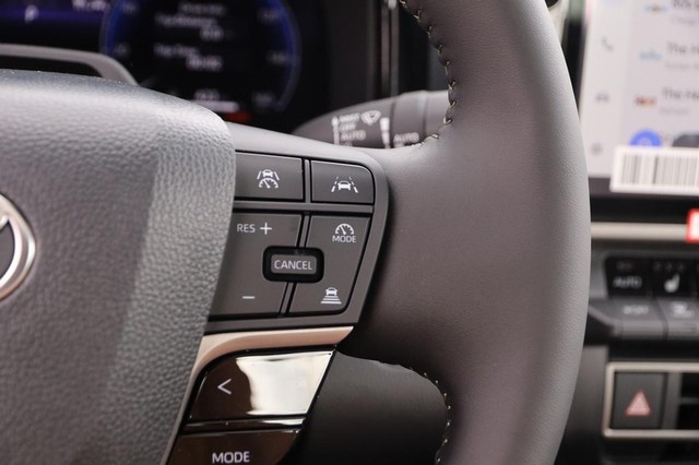 Toyota Camry Vehicle Image 13