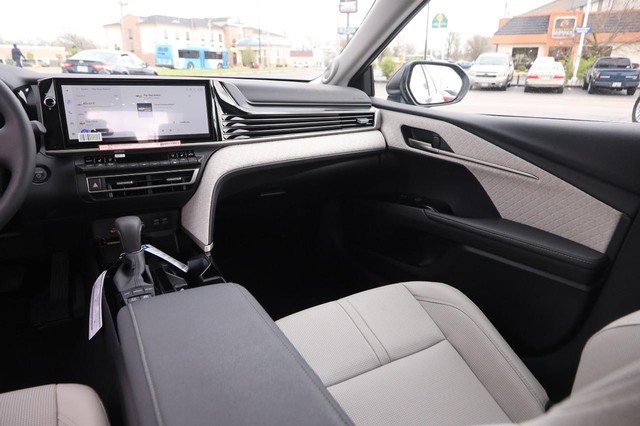 Toyota Camry Vehicle Image 25