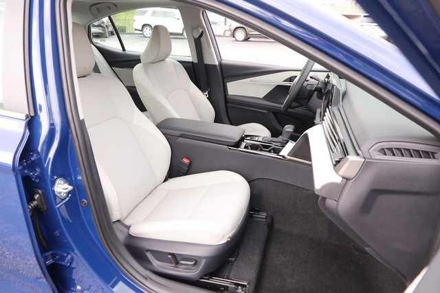 Toyota Camry Vehicle Image 26