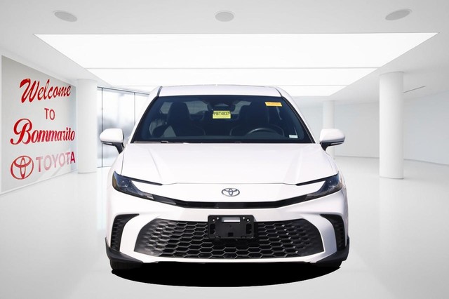 Toyota Camry Vehicle Image 04