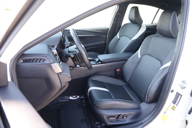 Toyota Camry Vehicle Image 08