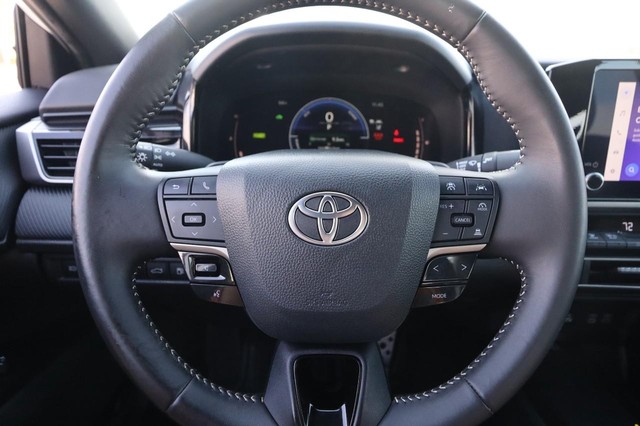 Toyota Camry Vehicle Image 10