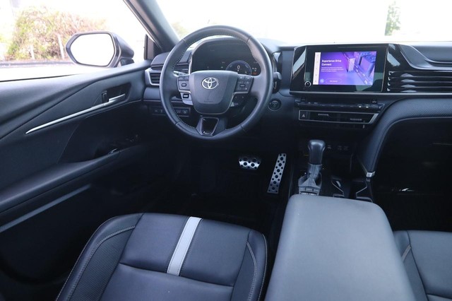 Toyota Camry Vehicle Image 21