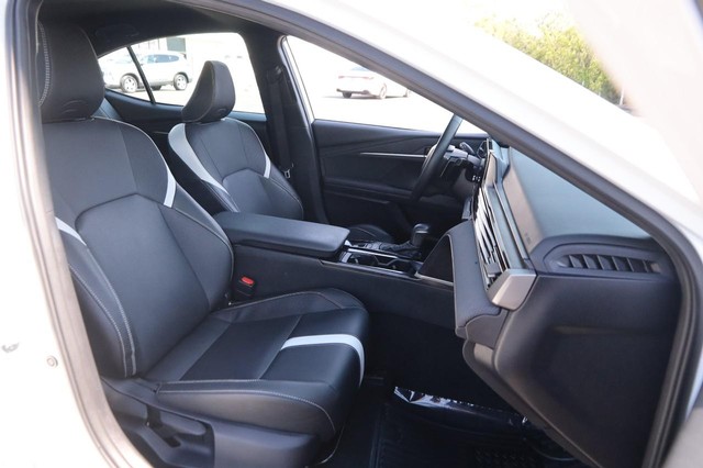 Toyota Camry Vehicle Image 25