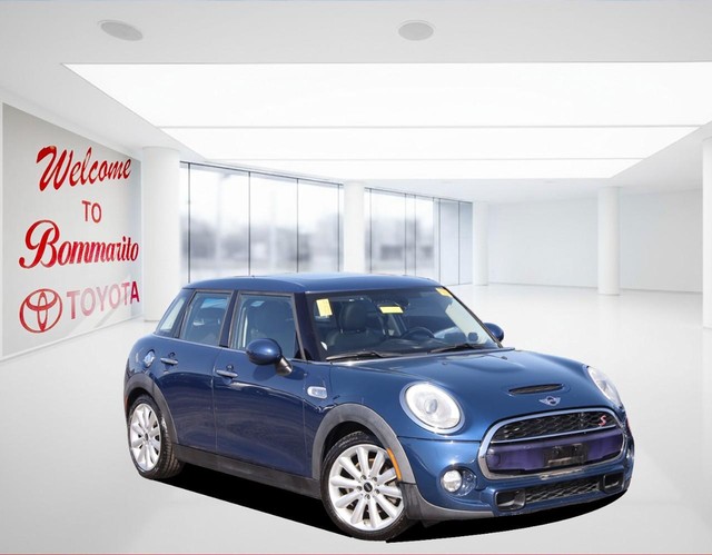 MINI Cooper Hardtop 4 Door Vehicle Image 02