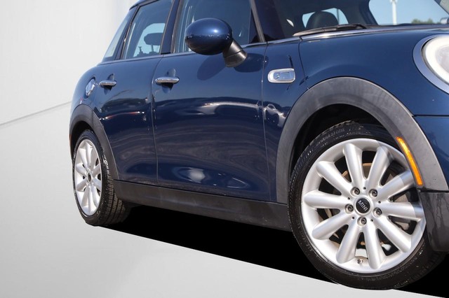 MINI Cooper Hardtop 4 Door Vehicle Image 03