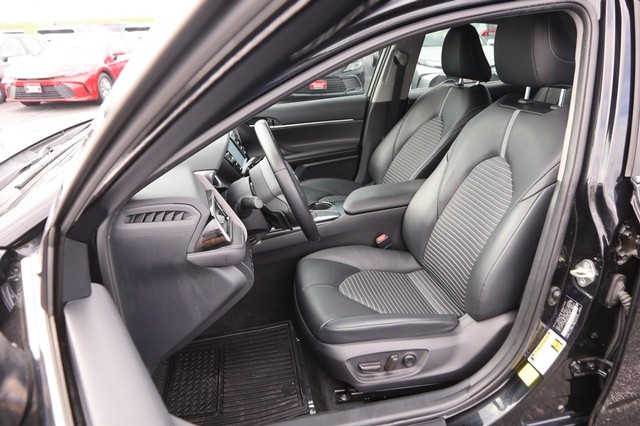 Toyota Camry Vehicle Image 08