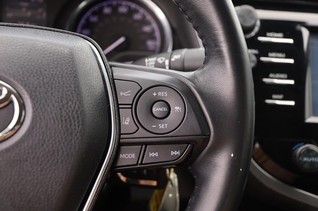 Toyota Camry Vehicle Image 12