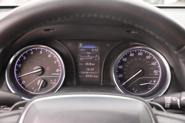 Toyota Camry Vehicle Image 13