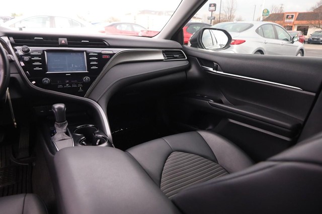 Toyota Camry Vehicle Image 23