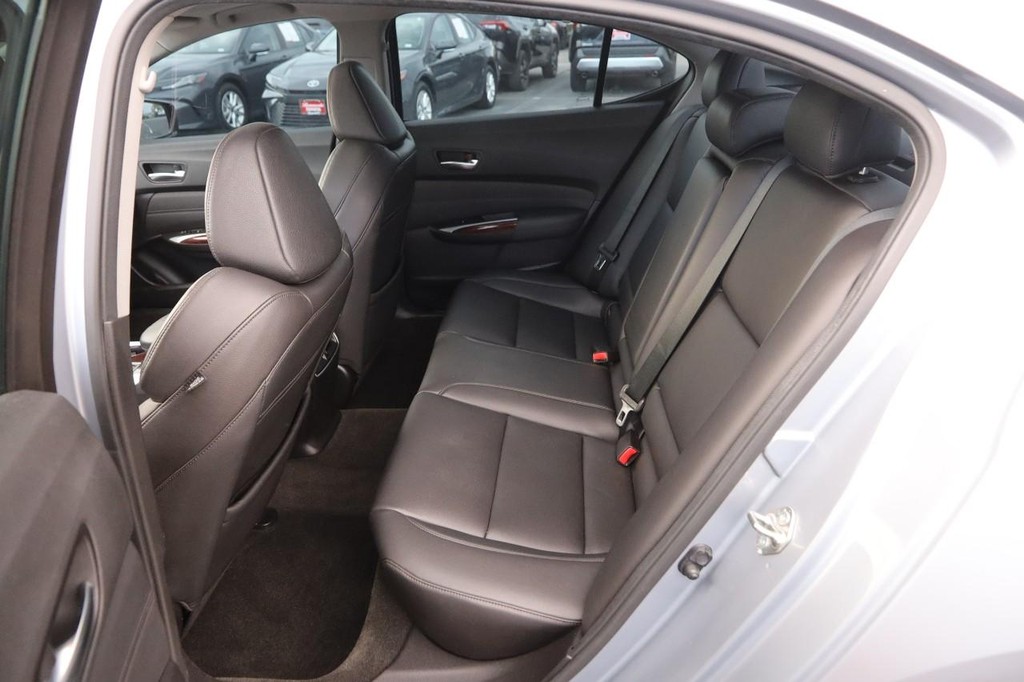 Acura TLX Vehicle Full-screen Gallery Image 10