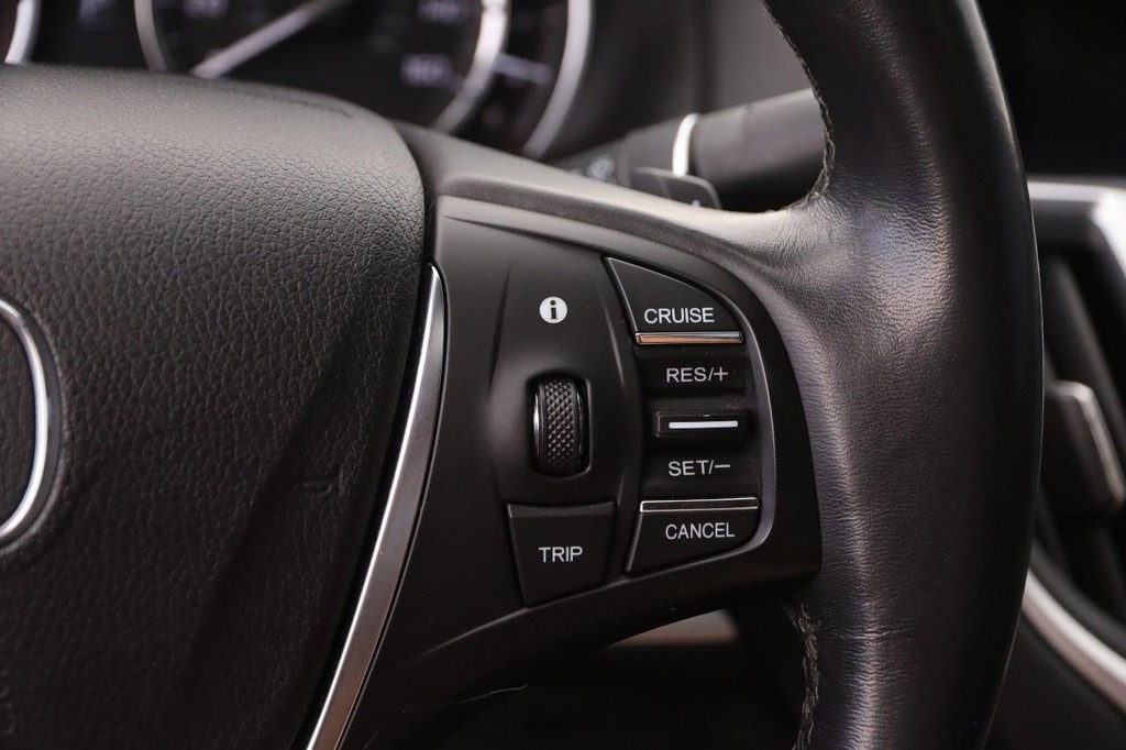 Acura TLX Vehicle Full-screen Gallery Image 13
