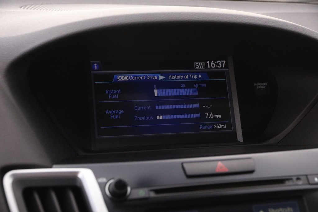 Acura TLX Vehicle Full-screen Gallery Image 18