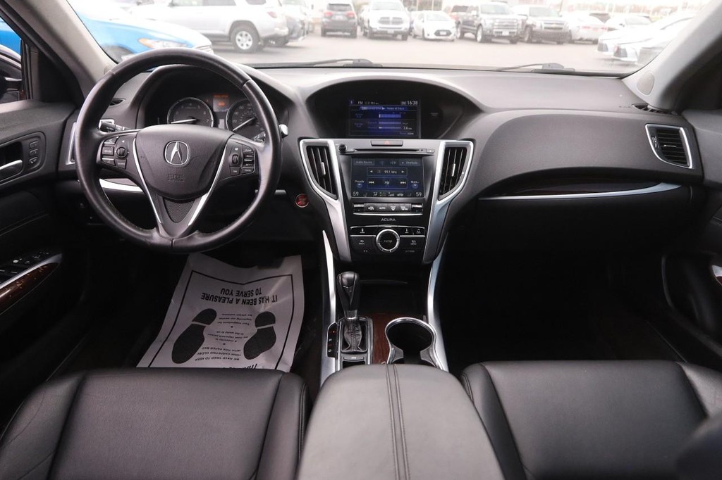 Acura TLX Vehicle Full-screen Gallery Image 23