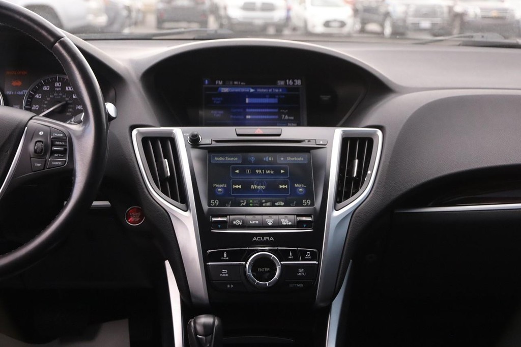Acura TLX Vehicle Full-screen Gallery Image 26