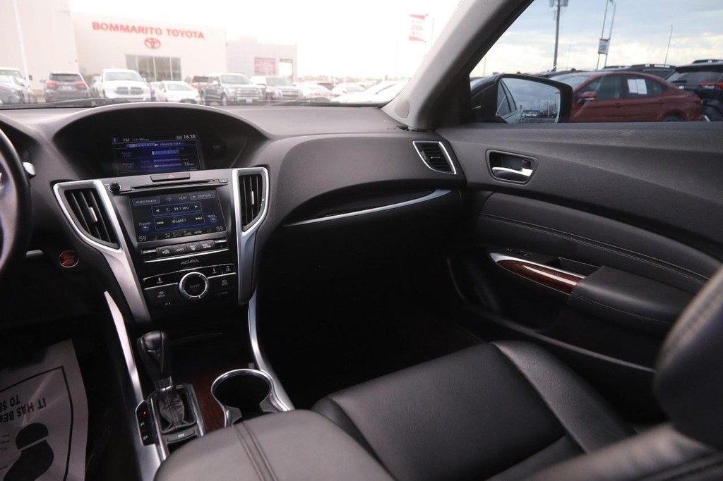 Acura TLX Vehicle Full-screen Gallery Image 27