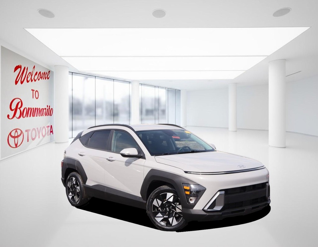 Hyundai Kona Vehicle Full-screen Gallery Image 2