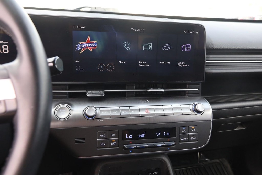Hyundai Kona Vehicle Full-screen Gallery Image 15
