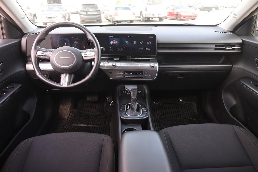 Hyundai Kona Vehicle Full-screen Gallery Image 22