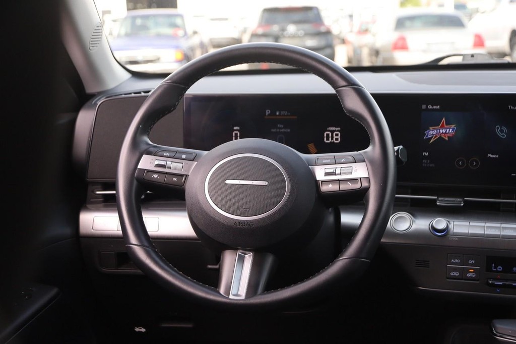 Hyundai Kona Vehicle Full-screen Gallery Image 24