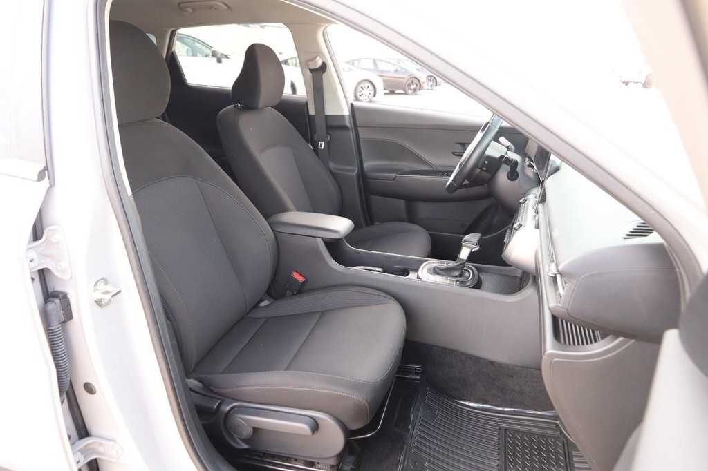 Hyundai Kona Vehicle Full-screen Gallery Image 27