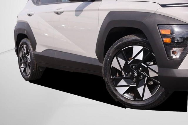 Hyundai Kona Vehicle Image 03
