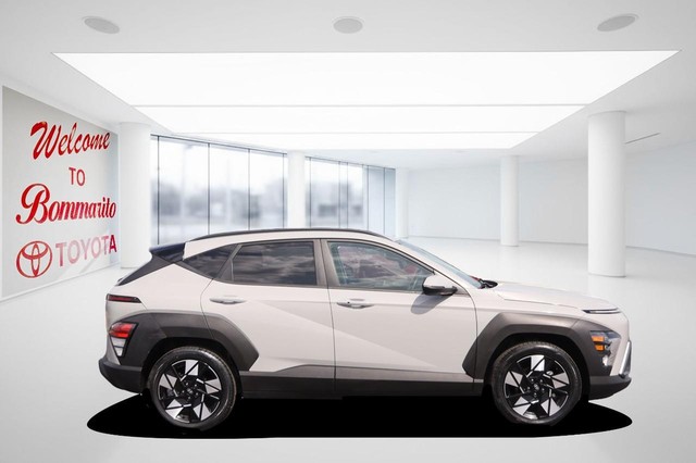 Hyundai Kona Vehicle Image 05