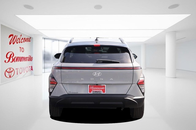 Hyundai Kona Vehicle Image 06