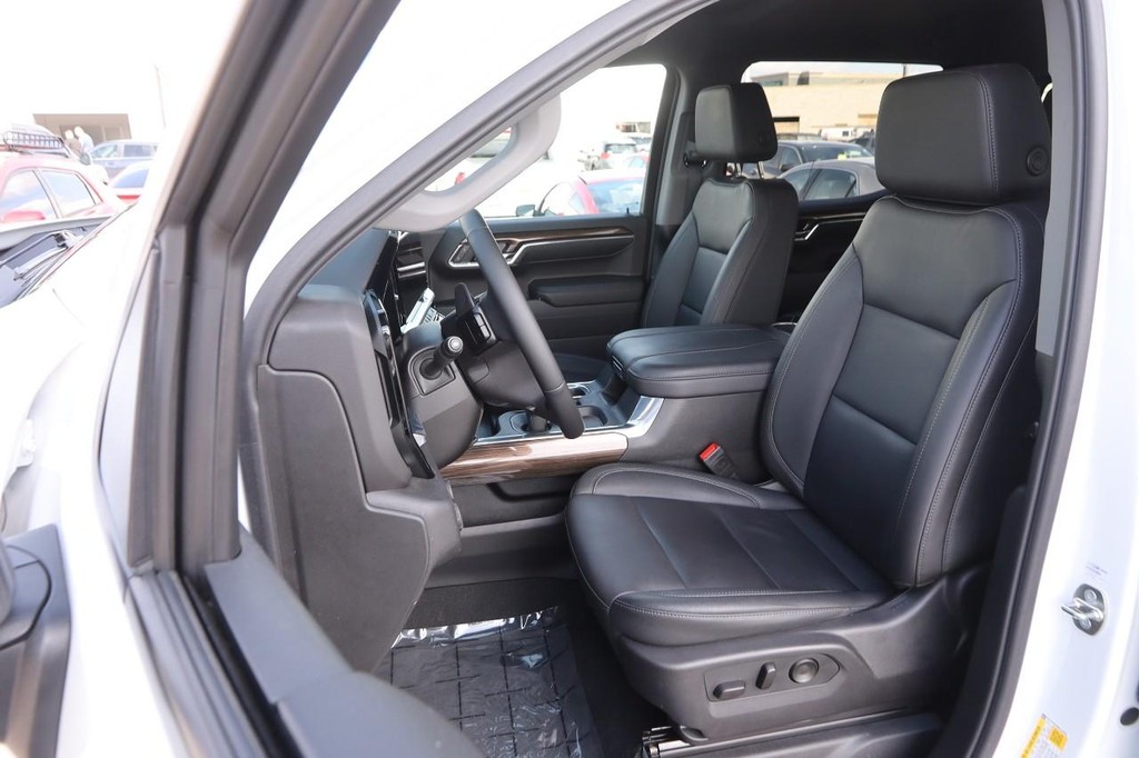 Chevrolet Silverado 1500 Vehicle Full-screen Gallery Image 08