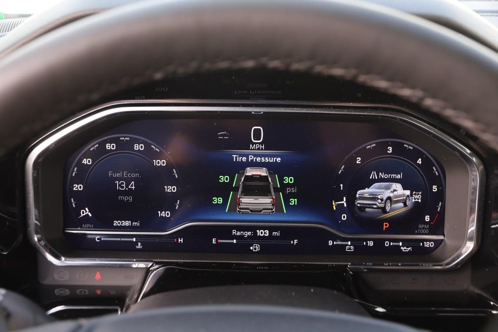 Chevrolet Silverado 1500 Vehicle Full-screen Gallery Image 13