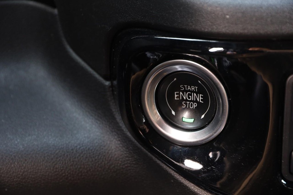 Chevrolet Silverado 1500 Vehicle Full-screen Gallery Image 14