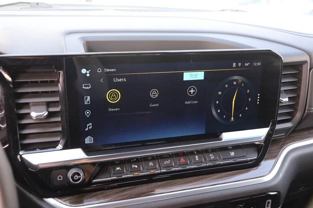 Chevrolet Silverado 1500 Vehicle Full-screen Gallery Image 16