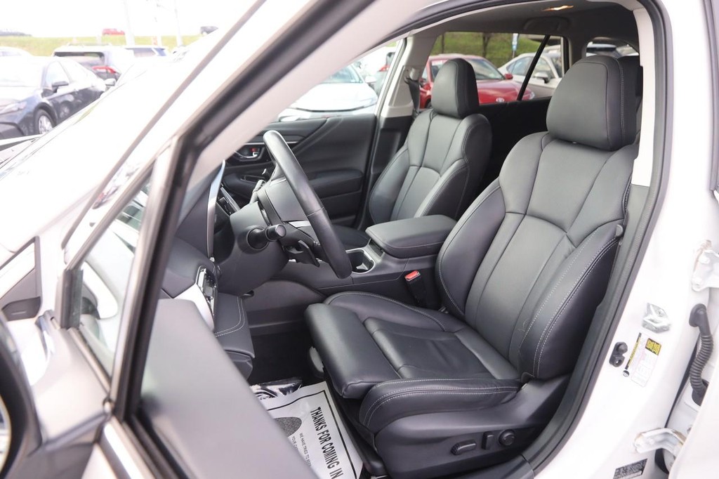 Subaru Outback Vehicle Full-screen Gallery Image 9