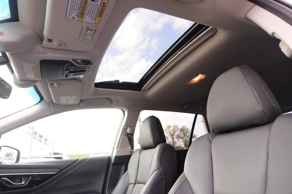 Subaru Outback Vehicle Full-screen Gallery Image 10