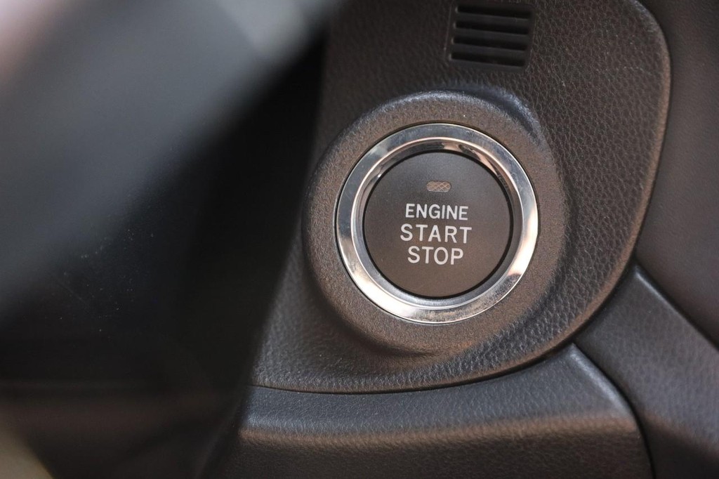 Subaru Outback Vehicle Full-screen Gallery Image 15