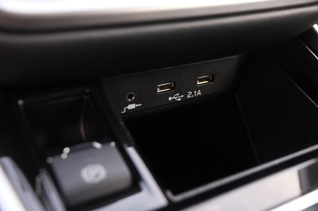 Subaru Outback Vehicle Full-screen Gallery Image 19