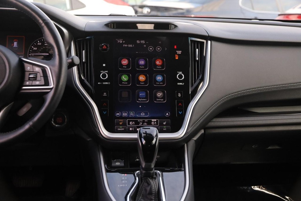 Subaru Outback Vehicle Full-screen Gallery Image 25