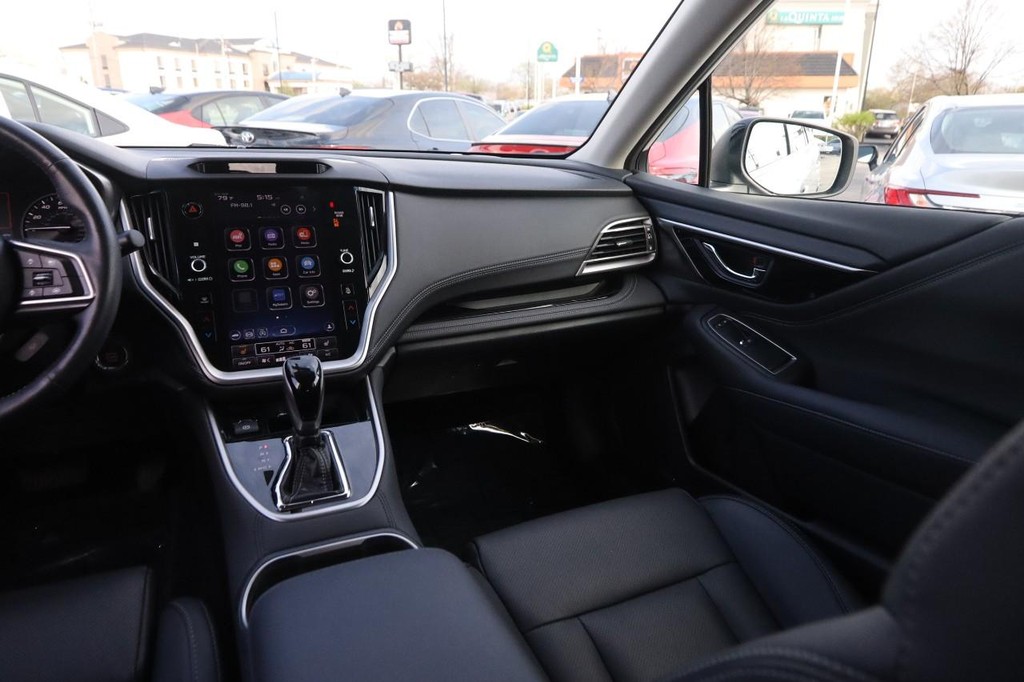 Subaru Outback Vehicle Full-screen Gallery Image 26