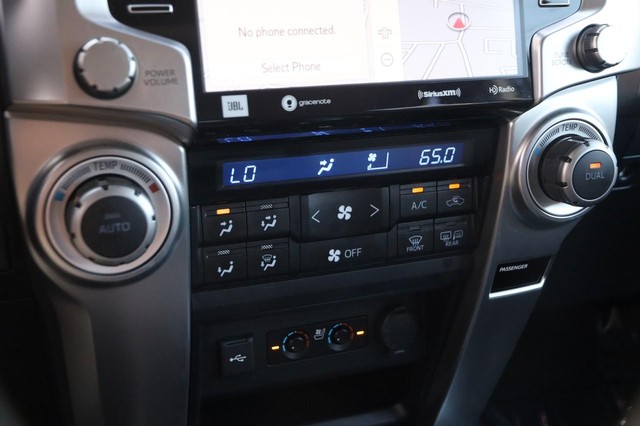 Toyota 4Runner Vehicle Image 18