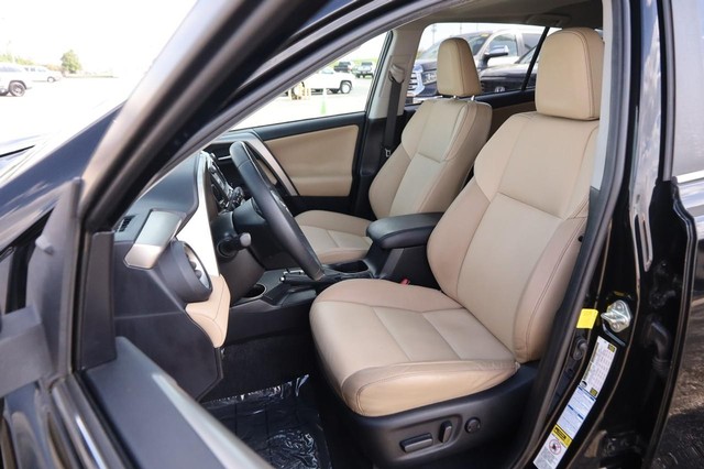 Toyota RAV4 Vehicle Image 10