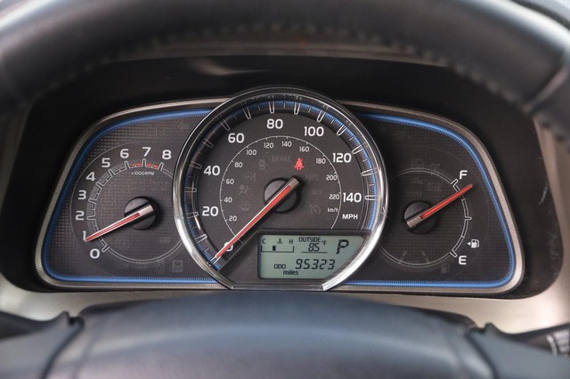 Toyota RAV4 Vehicle Image 15