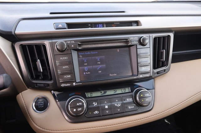 Toyota RAV4 Vehicle Image 17