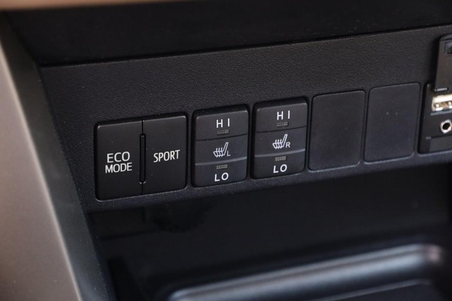 Toyota RAV4 Vehicle Image 21