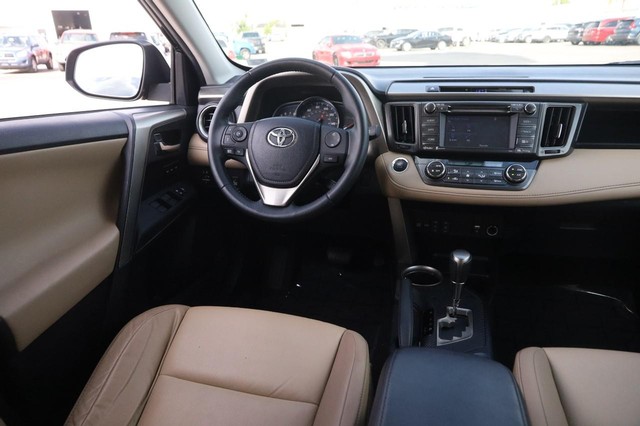 Toyota RAV4 Vehicle Image 24